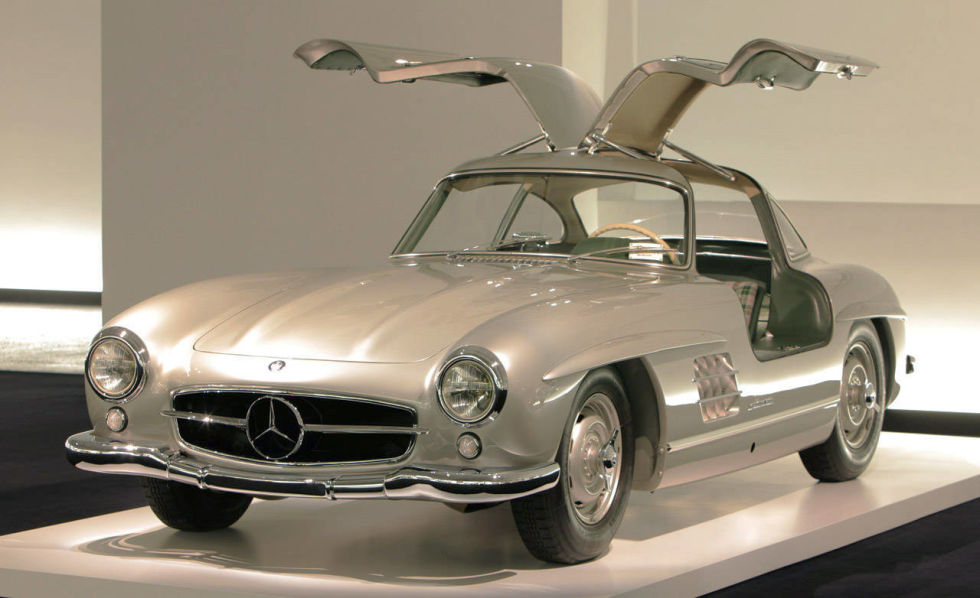 road-and-track-gullwing-02